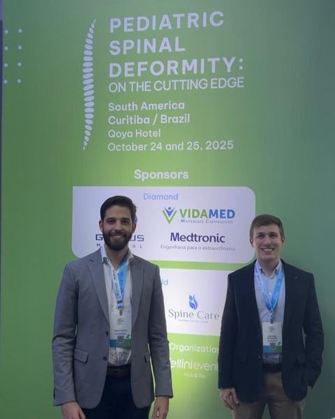 Dr. Otávio Vitório em congresso internacional sobre deformidade espinhal pediátrica