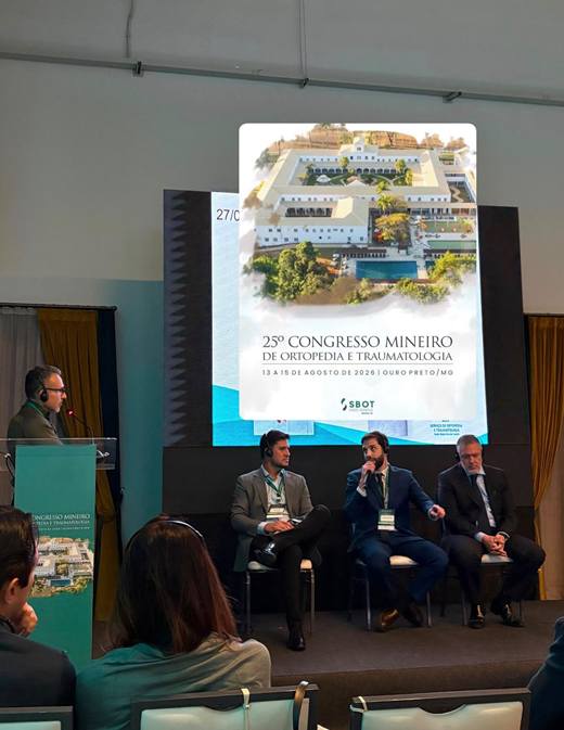 Dr. Otávio Vitório em mesa-redonda do 25º Congresso Mineiro de Ortopedia e Traumatologia, em Ouro Preto